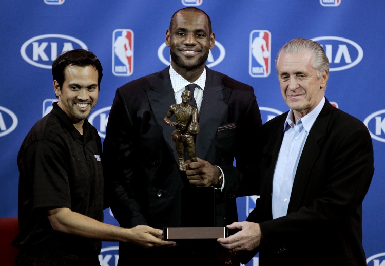 自2013年的詹姆斯后 连续12年无状元秀获得MVP